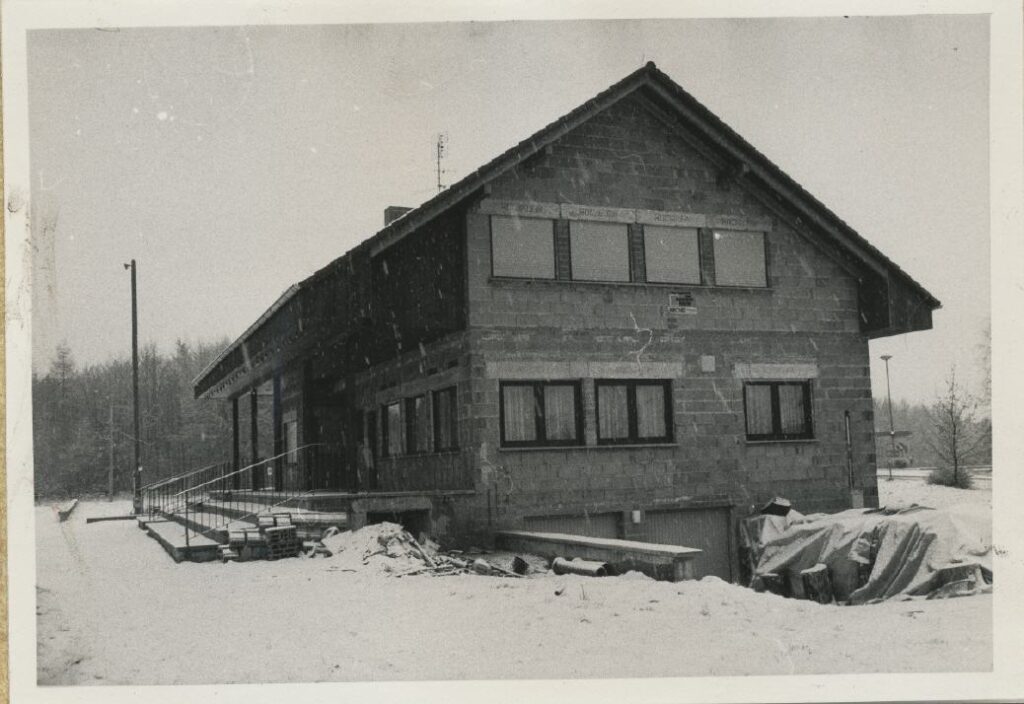 Es geht voran - Sportheim Weihnachten 1983
